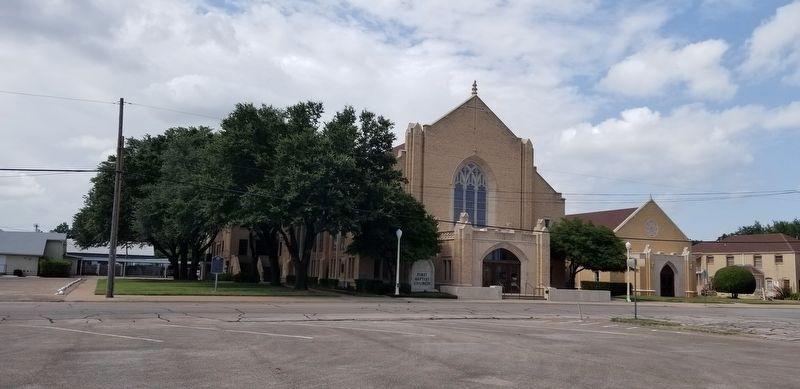 The view of the First Baptist Church of Cleburne from across the street image. Click for full size.