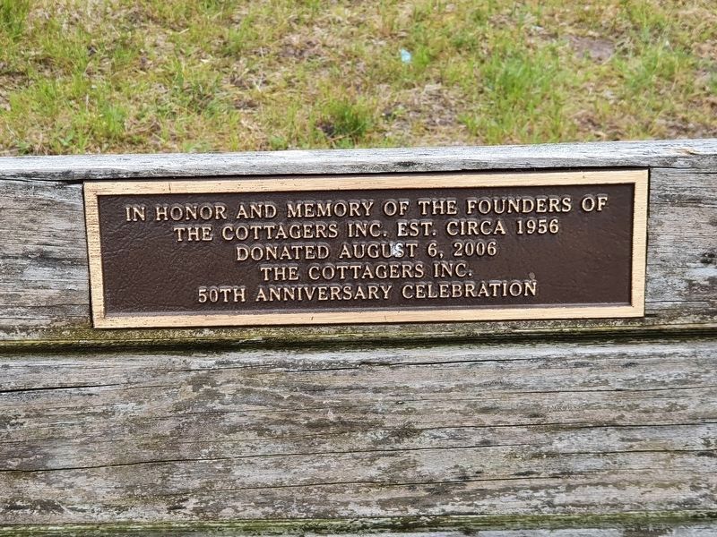 Cottagers' Corner Memorial Park Benches image. Click for full size.