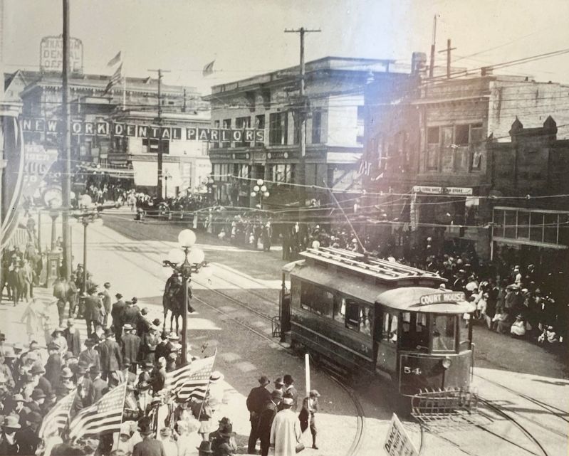 Marker inset: <i>Courthouse trolley on Holly Street at Cornwall Avenue, circa 1914</i> image. Click for full size.