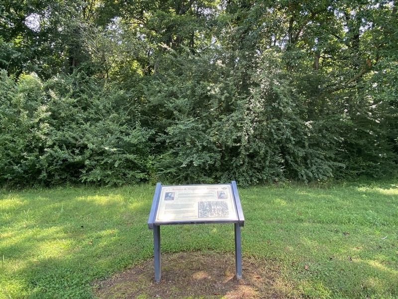 Russell & Woodward's Advance Marker image. Click for full size.