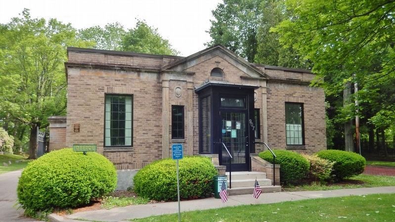 Lake View Cemetery Administration Building<br>(<i>front/south elevation</i>) image. Click for full size.