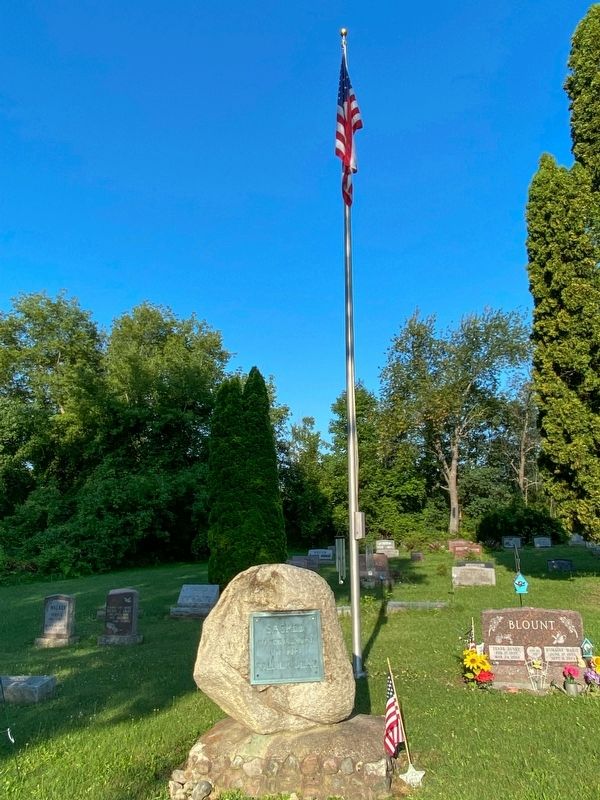 Oakwood Cemetery Veterans Memorial image. Click for full size.