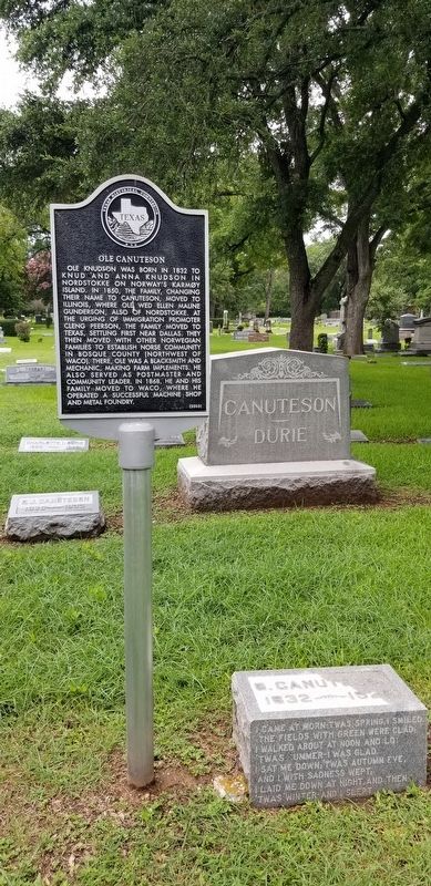 Ole Canuteson Marker and gravestone image. Click for full size.
