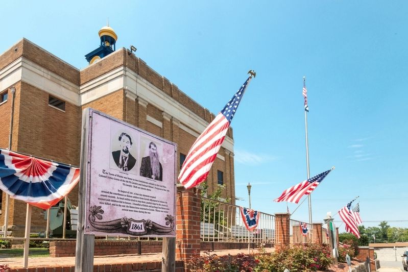 Marker in Front of the Wayne County Courthouse image. Click for full size.
