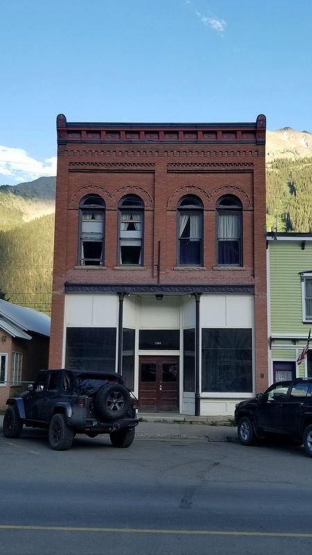 The view of the building from across the street image. Click for full size.