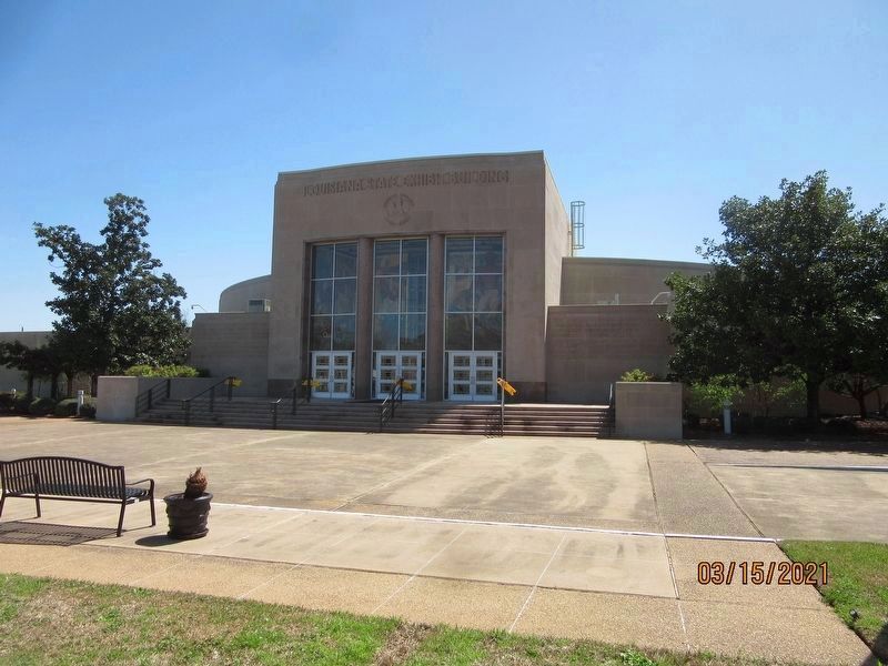 Louisiana State Exhibit Bldg. image. Click for full size.