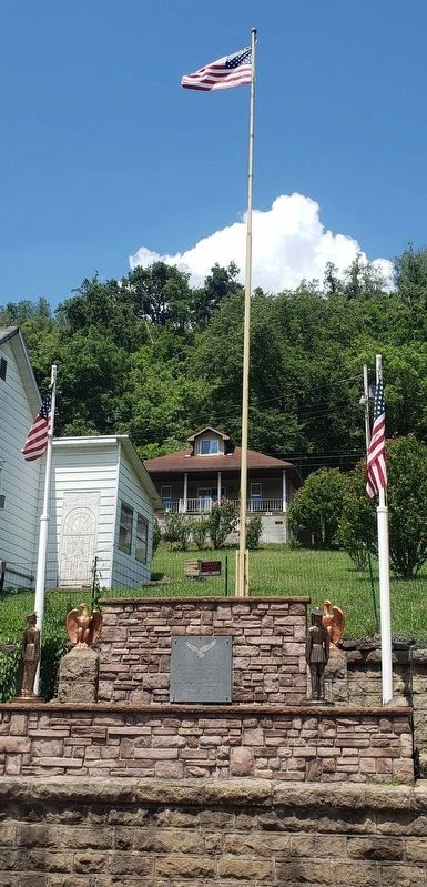 Veterans Memorial image. Click for full size.