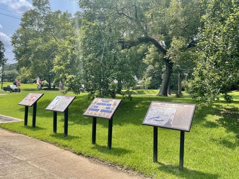 Union Route to Raymond Marker (on right). image. Click for full size.