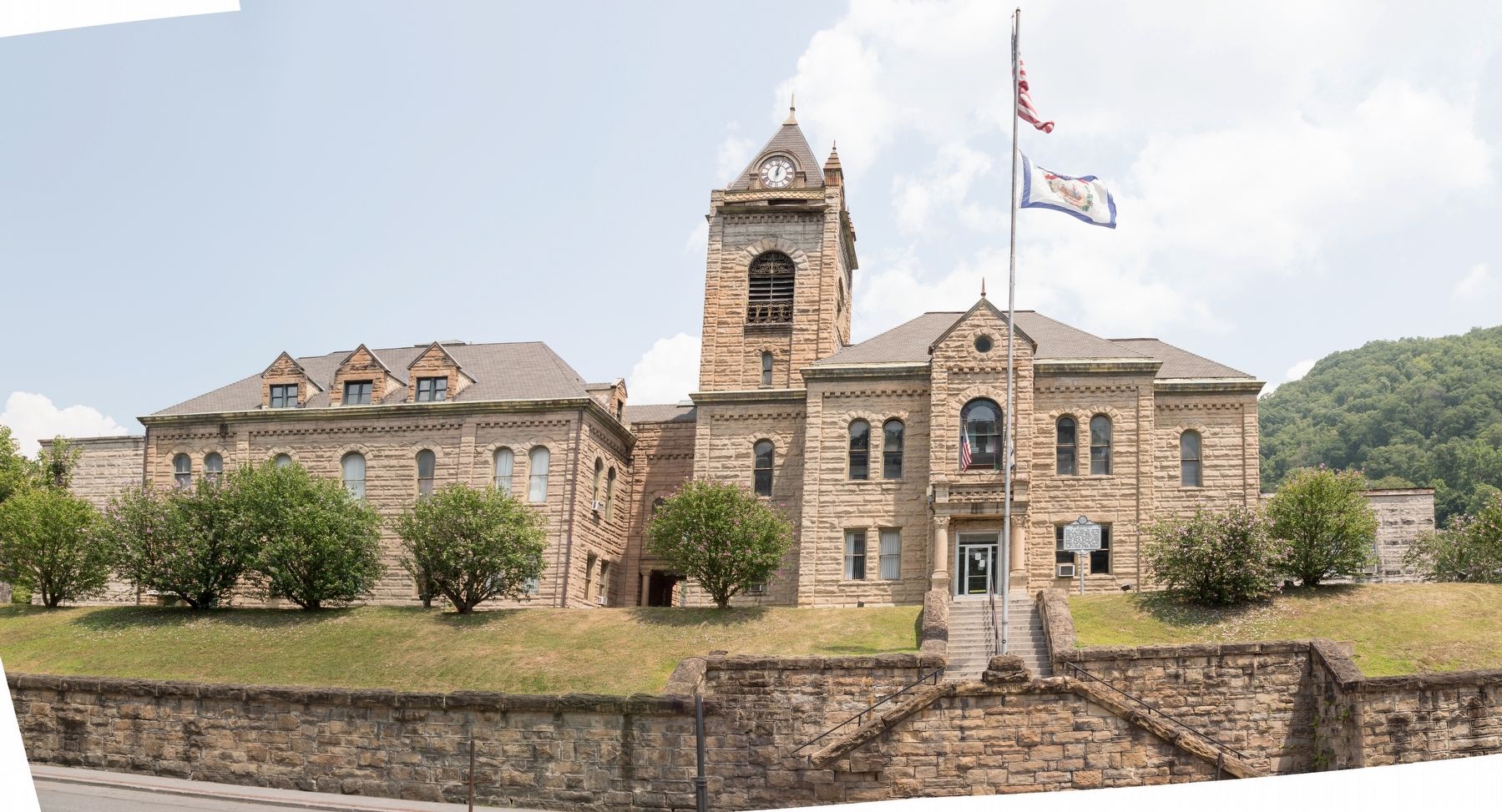 McDowell County Courthouse image. Click for full size.