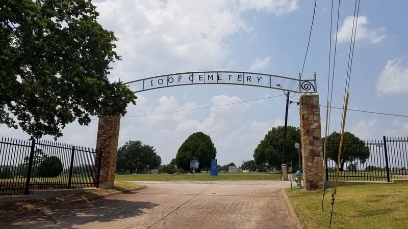 I.O.O.F. Cemetery Entrance Gates image. Click for full size.