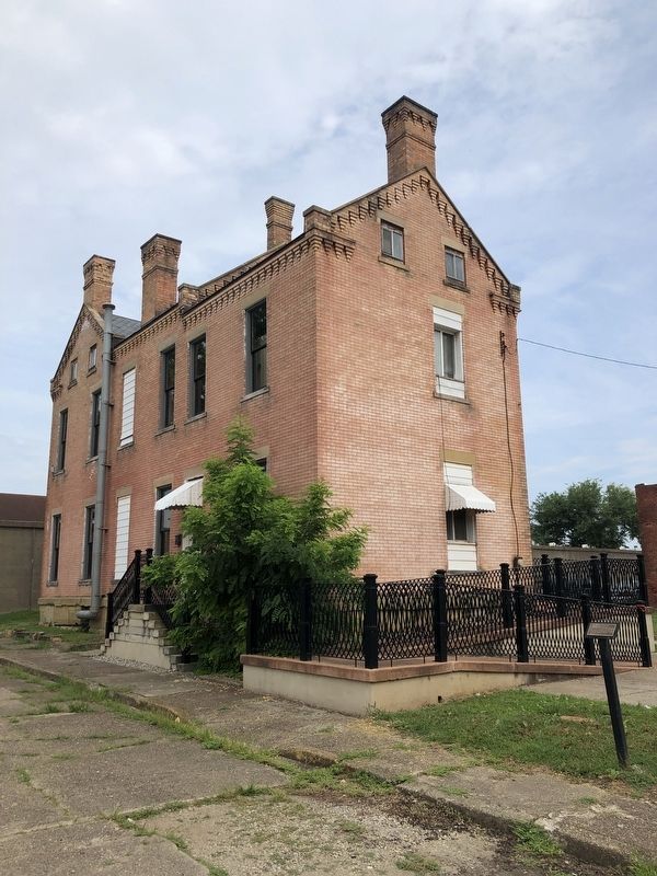 105 Third Street image. Click for full size.