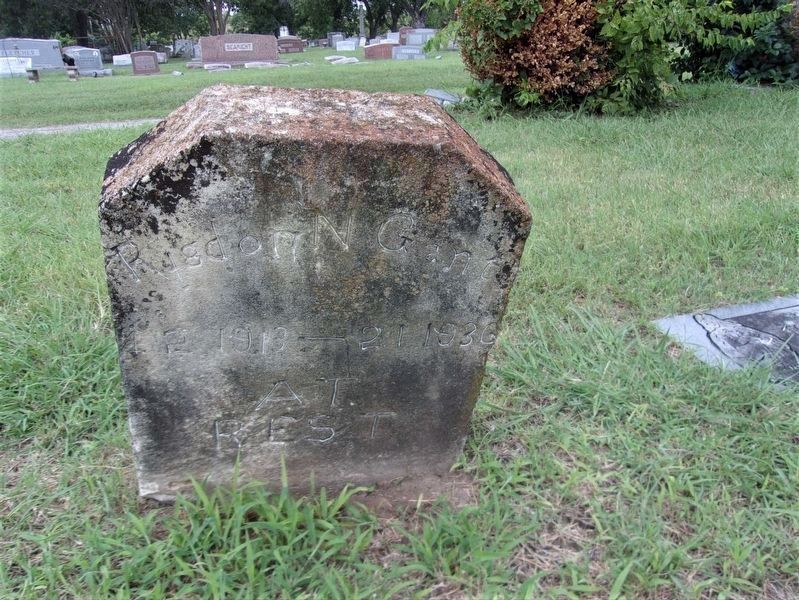 A gravestone for Rigdon Nephi Gant, killed in 1936, near the Gant Family Marker image. Click for full size.