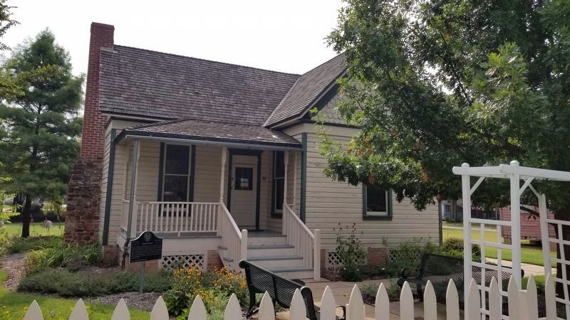 Quakertown House and Marker image. Click for full size.