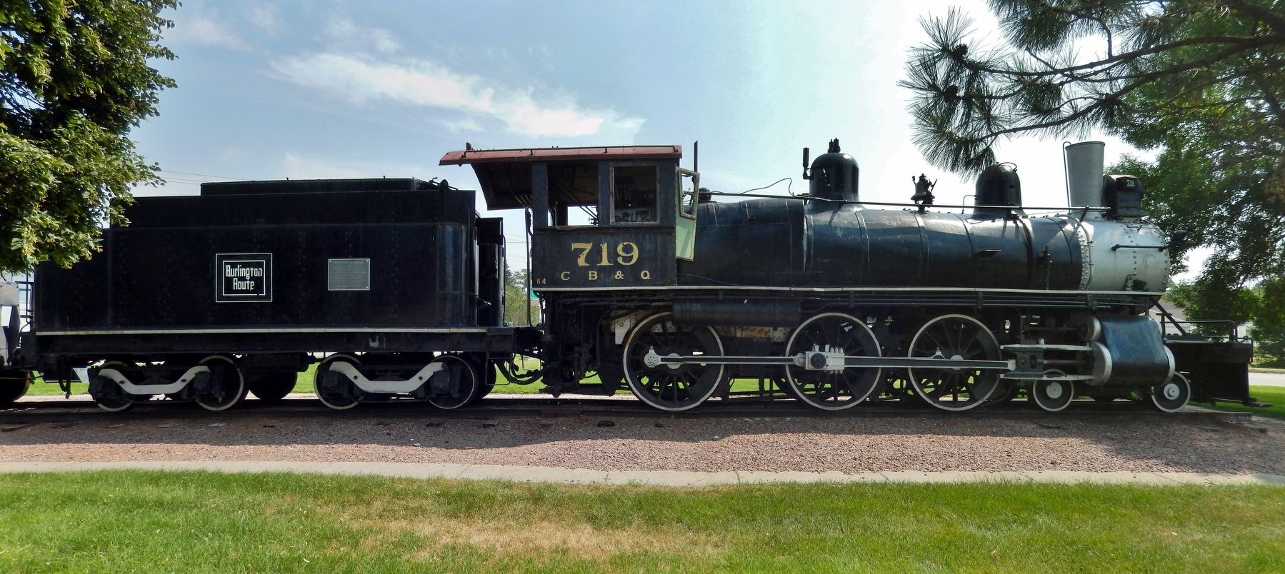 Burlington Locomotive 719 & Tender image. Click for full size.