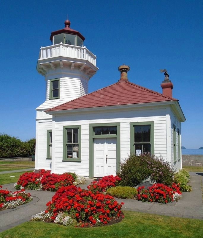 Mukilteo Lighthouse. Click for full size. Mukilteo Lighthouse image. Click for full size.