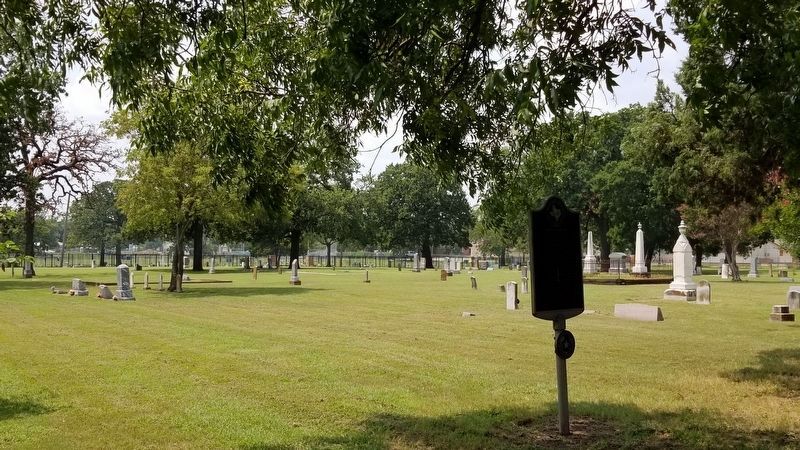 Oakwood Cemetery and Marker. Click for full size. Oakwood Cemetery and Marker image. Click for full size.