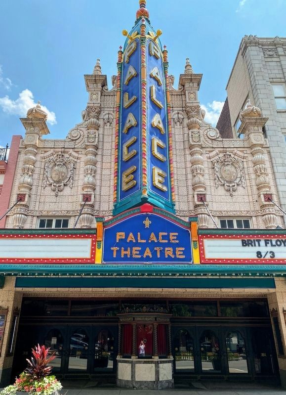 Louisville Palace Theater. Click for full size. Louisville Palace Theater image. Click for full size.