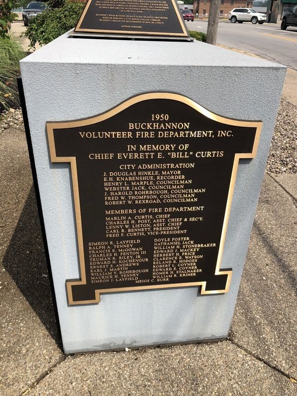 Dedication plaque -- This one is on the side opposite side of the memorial from the marker. image. Click for full size.