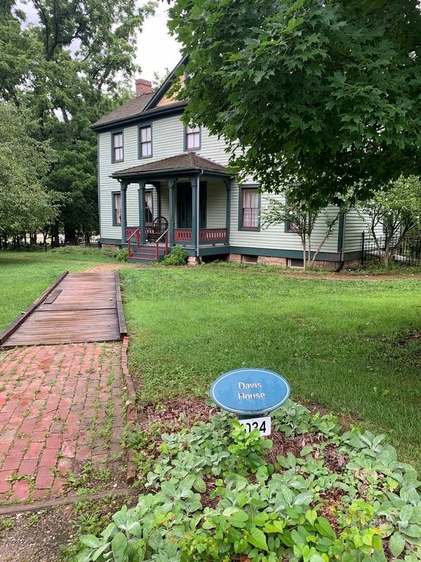 Davis House Marker. Click for full size. Davis House Marker image. Click for full size.