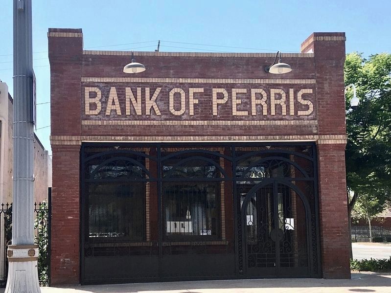 Bank of Perris image. Click for full size.