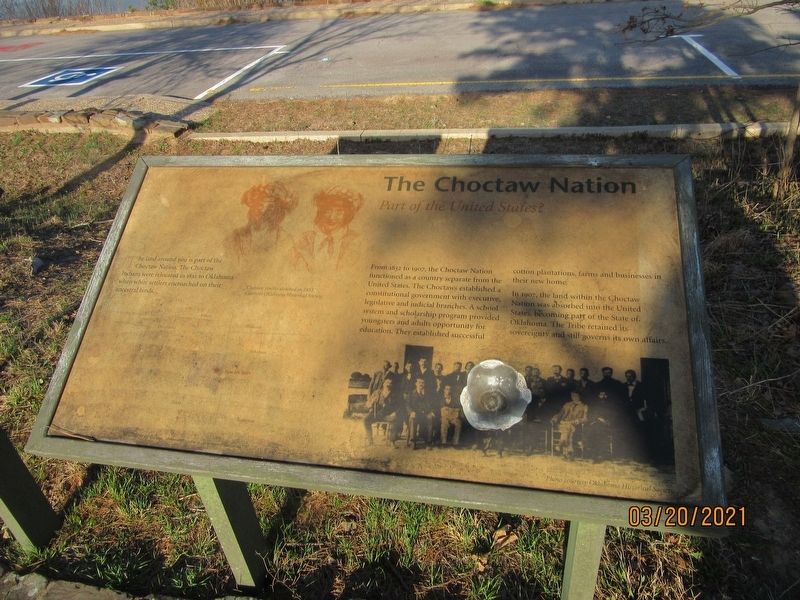 The Choctaw Nation Marker image. Click for full size.