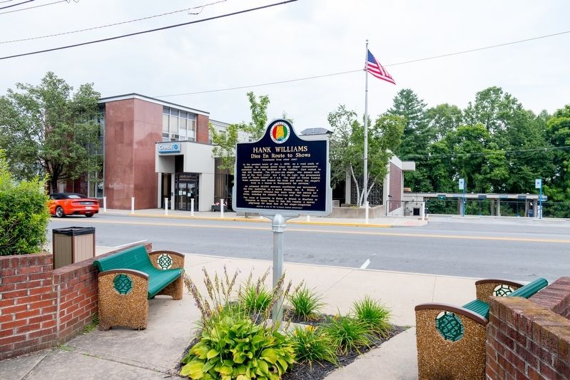 Hank Williams Marker, Oak Hill WV. Click for full size. Hank Williams Marker, Oak Hill WV image. Click for full size.