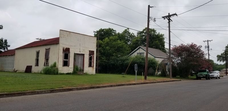 The view of the Cotton Industry in Shiner Marker from across the street image. Click for full size.