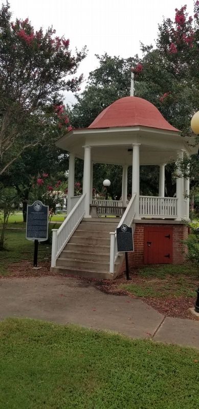 The Welhausen Park Bandstand Marker is the marker on the right of the two markers image. Click for full size.