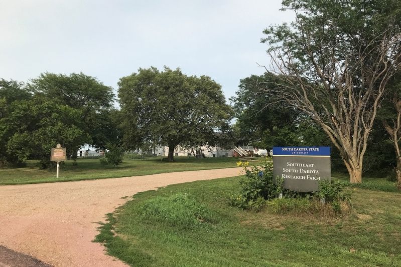 Southeast South Dakota Experiment Farm Marker at the SDSU Research Farm image. Click for full size.