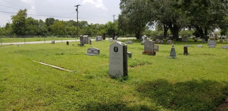 The view of the Elijah Valentine Dale Marker in the cemetery image. Click for full size.