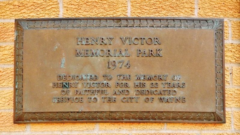 Henry Victor Memorial Plaque image. Click for full size.