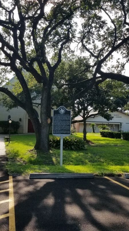 The Holy Trinity Episcopal Church and Marker image. Click for full size.