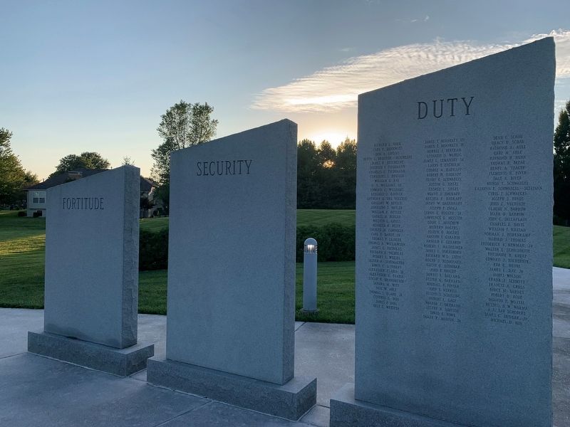 O'Fallon Veterans Monument image. Click for full size.