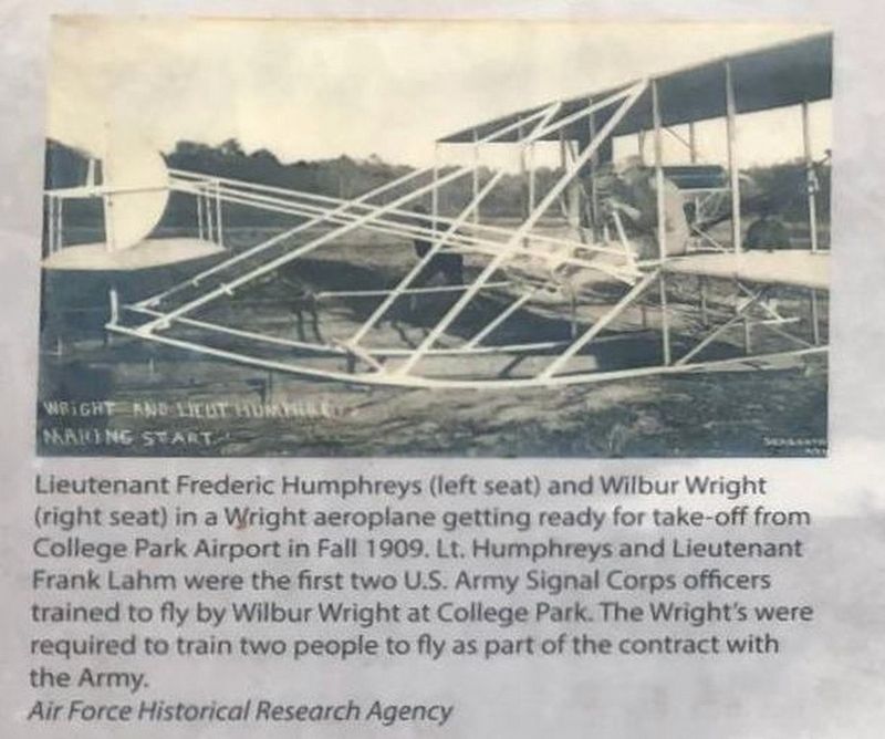 Wright and Lieut Humphreys Making Start image. Click for full size.