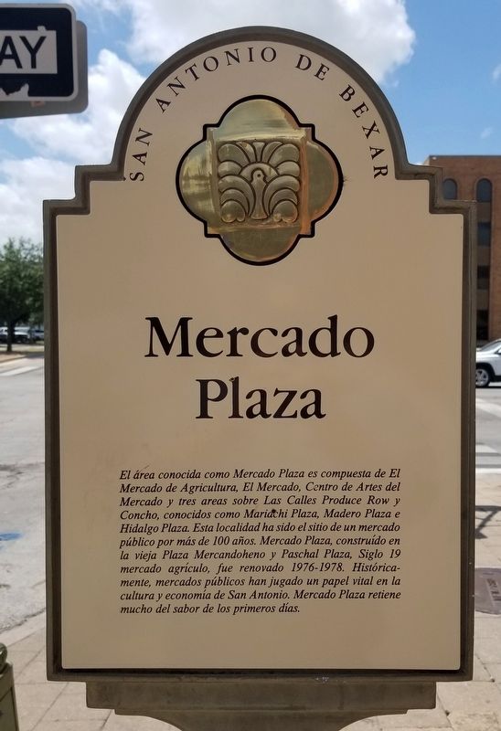 Reverse side in Spanish - Market Square Marker image. Click for full size.