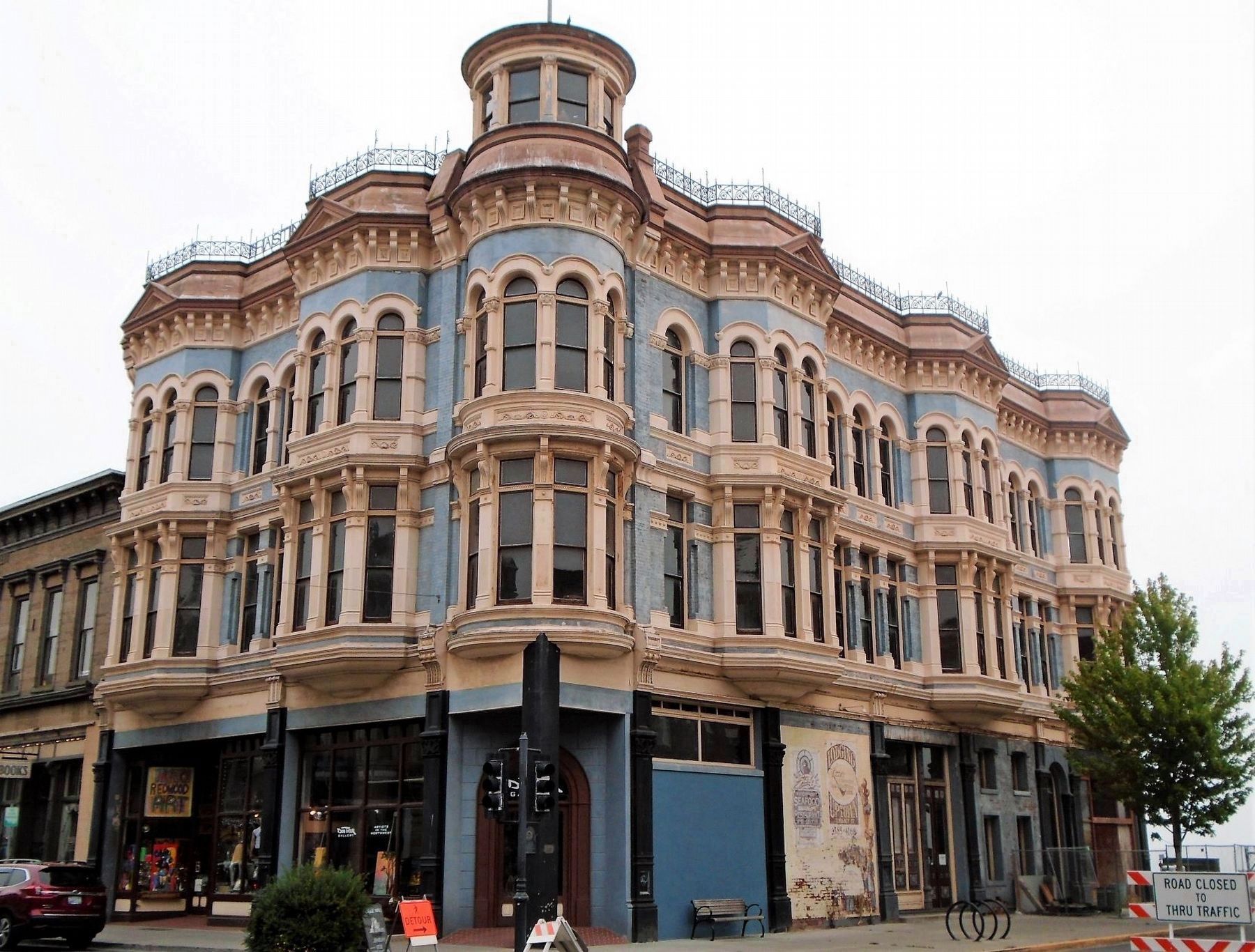 Hastings Building image. Click for full size.