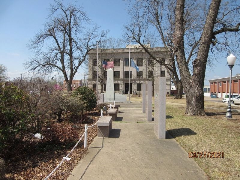 Pontotoc County War Memorial image. Click for full size.