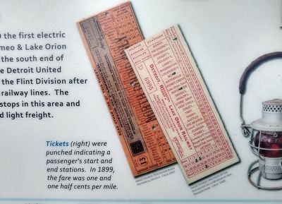 Making Tracks on Main Street Marker � middle image image. Click for full size.