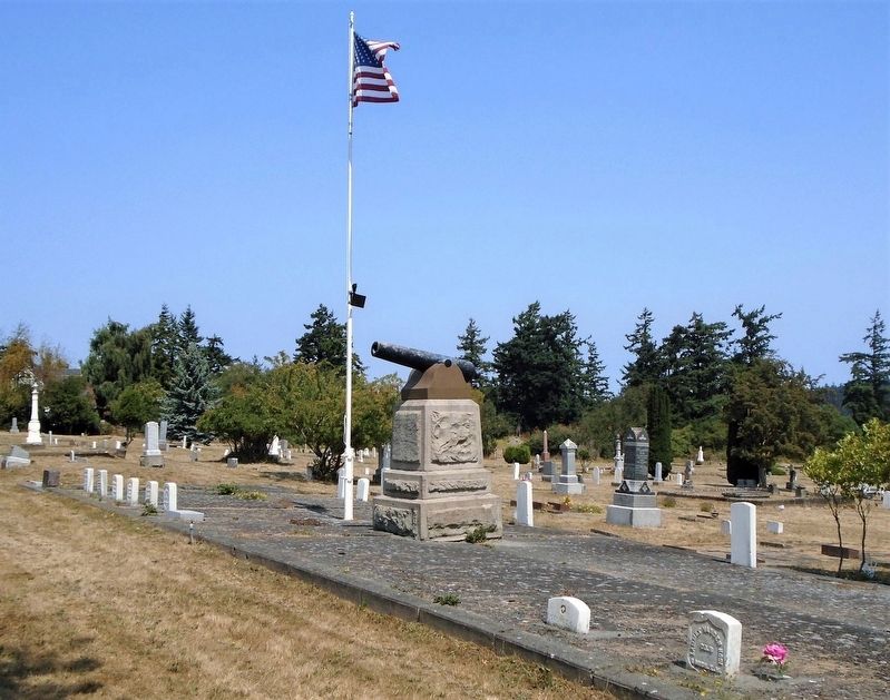 Civil War Memorial and Veterans Section image. Click for full size.