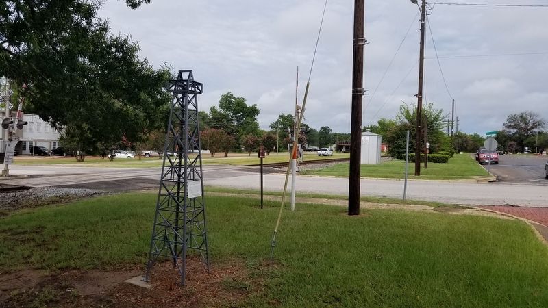 The view of the Gladewater Post Office Marker from the street image. Click for full size.