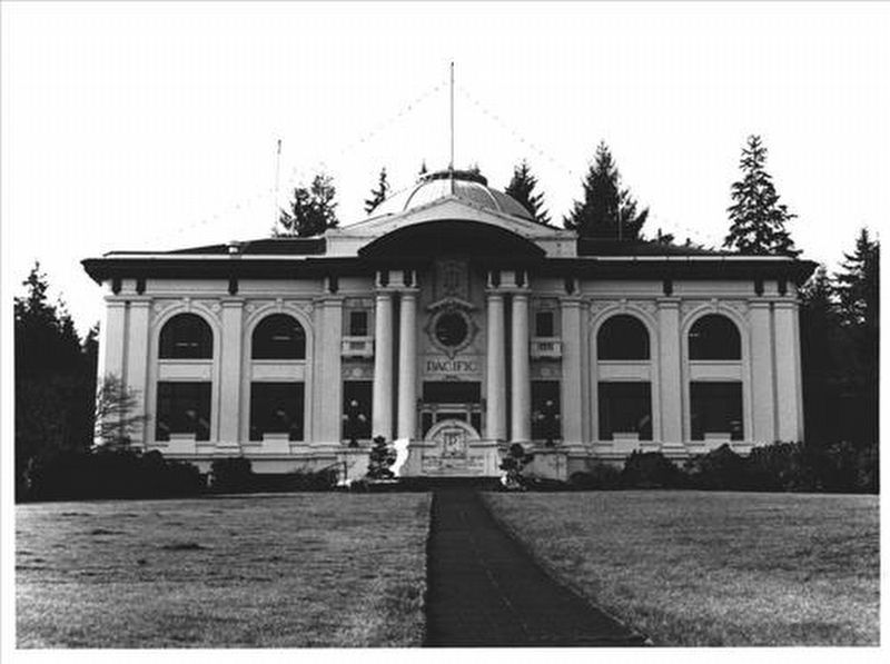 Pacific County Courthouse image. Click for more information.