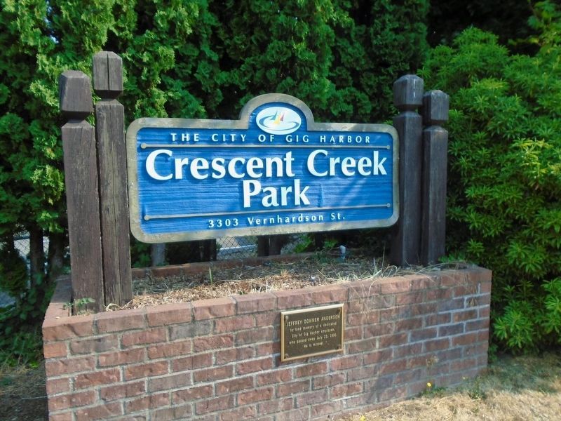 Crescent Creek Park Sign image. Click for full size.