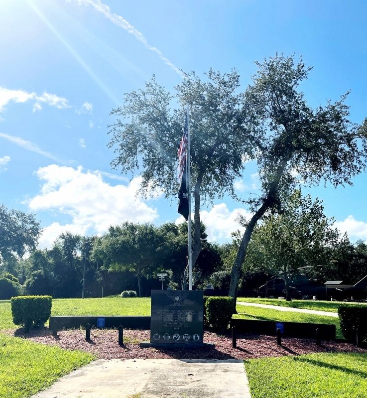 Deltona Veterans Memorial image. Click for full size.