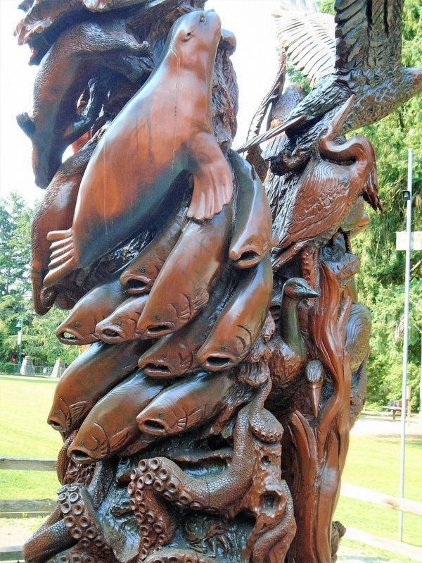 Crescent Creek Park Totem Detail image. Click for full size.