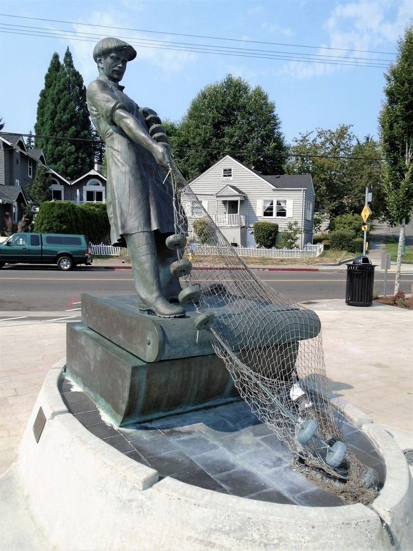 Fishermen's Memorial. Click for full size. Fishermen's Memorial image. Click for full size.