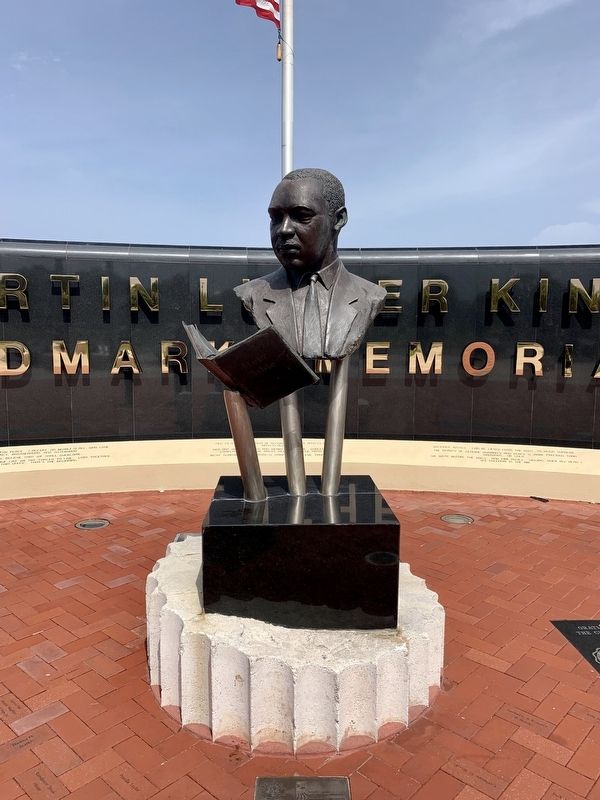 Dr. Martin Luther King Jr. Landmark Memorial image. Click for full size.