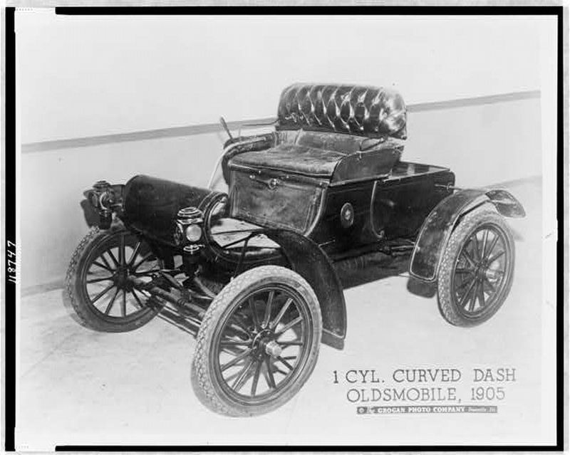 1 Cyl. Curved Dash Oldsmobile, 1905 image. Click for full size.