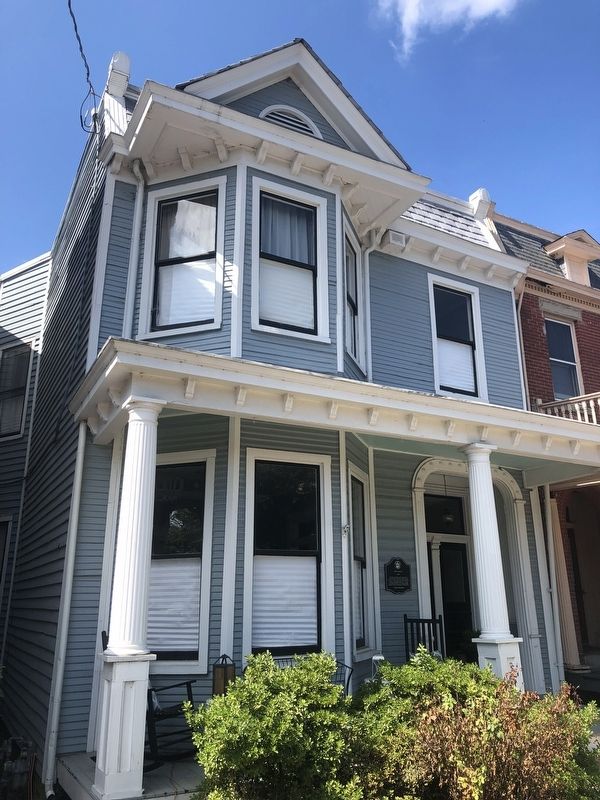 3009 East Broad Street. Click for full size. 3009 East Broad Street image. Click for full size.