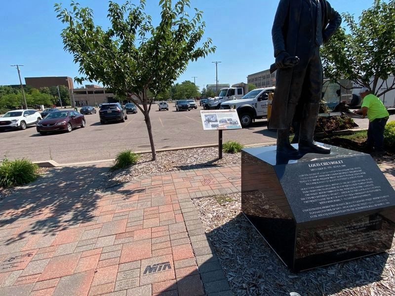 Louis Chevrolet Marker located behind his statue. image. Click for full size.