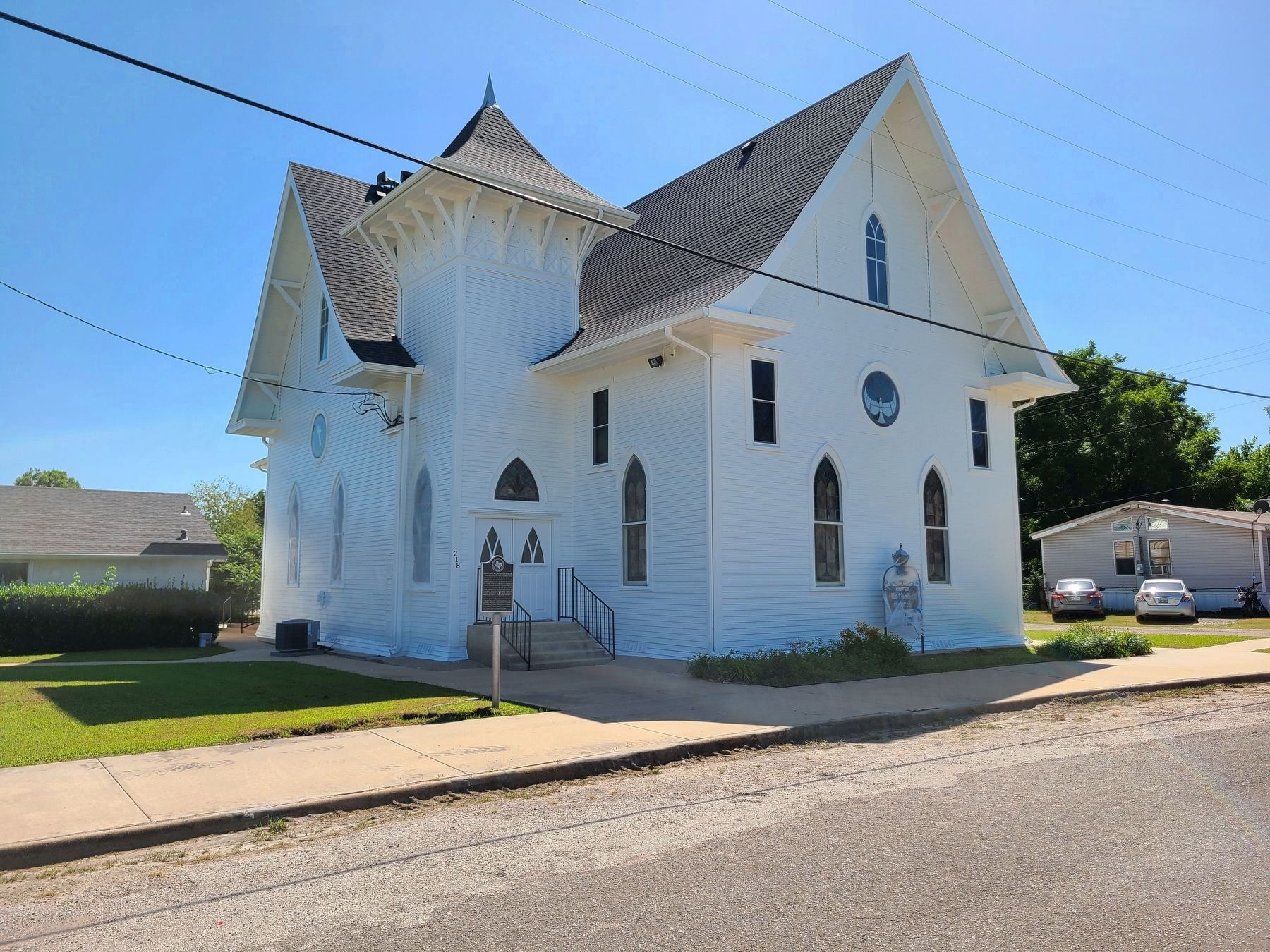 Lone Oak Methodist Church and Marker image. Click for full size.